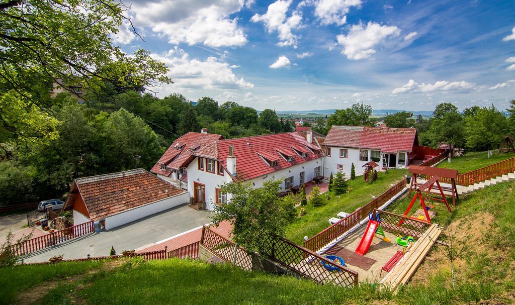 Pensiunea Tinelu Brasov Săcele エクステリア 写真