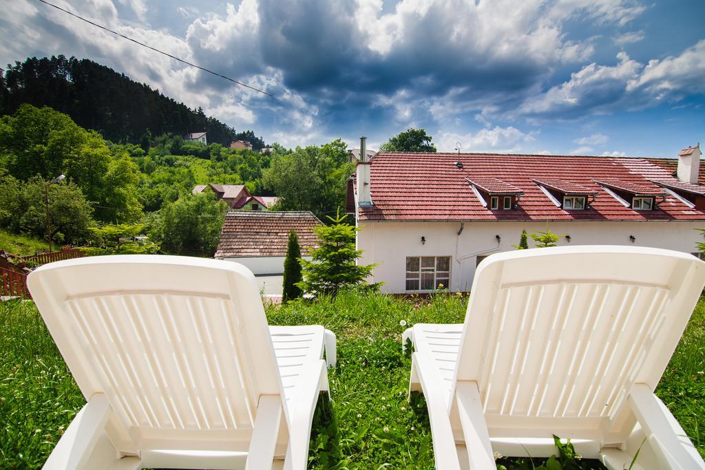 Pensiunea Tinelu Brasov Săcele エクステリア 写真